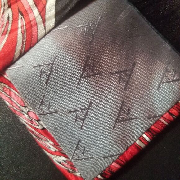 ANTONIO RICCI Men's 100% Silk Necktie ITALY Designer Geometric Red EUC - Picture 5 of 10